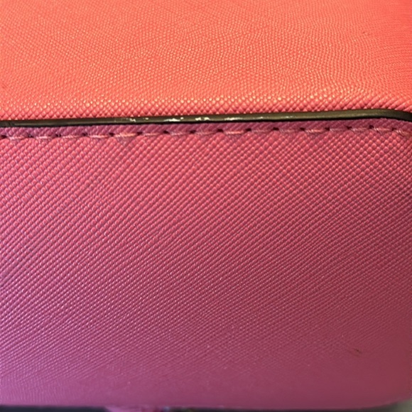 Steve Madden NWT Pink Raspberry Crossbody Chain Purse - Picture 8 of 8